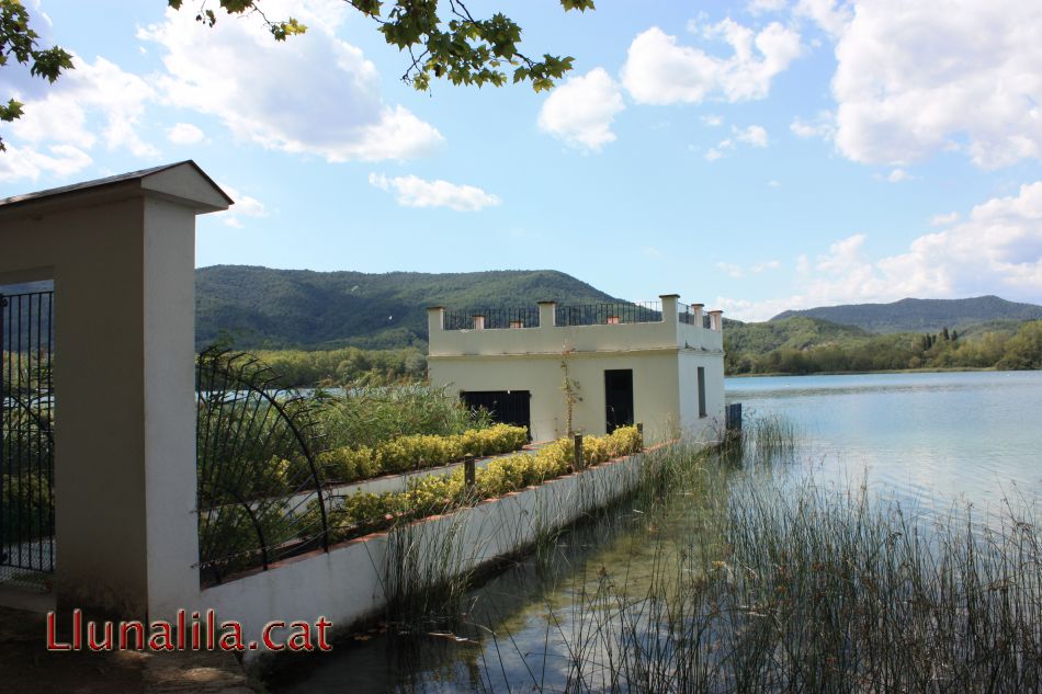 Cases en l'Estany de  Banyoles 