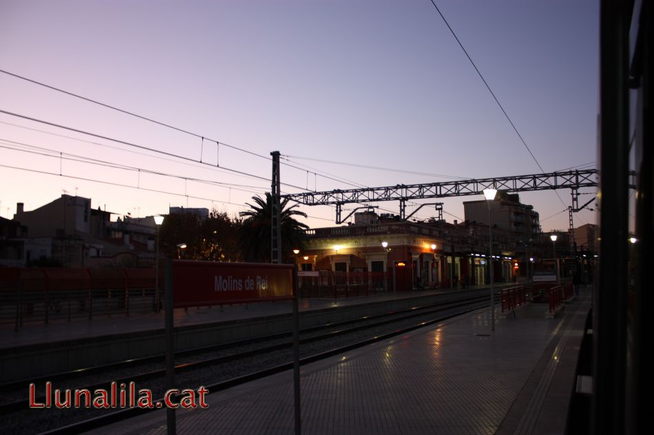 Estació de Molins de Rei de tarde