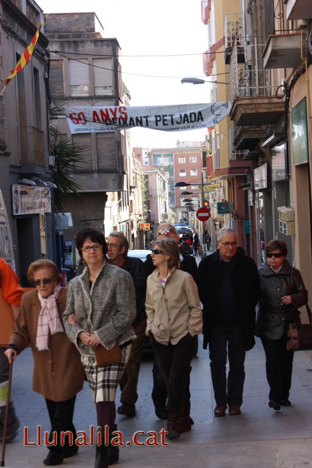 Pasejan pel carrer Major de Molins de Rei