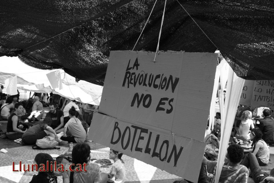 La Revolución no es botellon