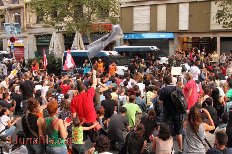 Banderes, xiulets i pancartes 13J