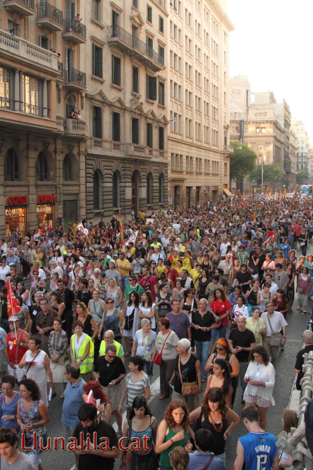 Milers de raons per no callar 19J