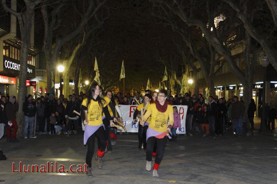 Danses en defensa de l`Ateneu Popular la Sèquia 