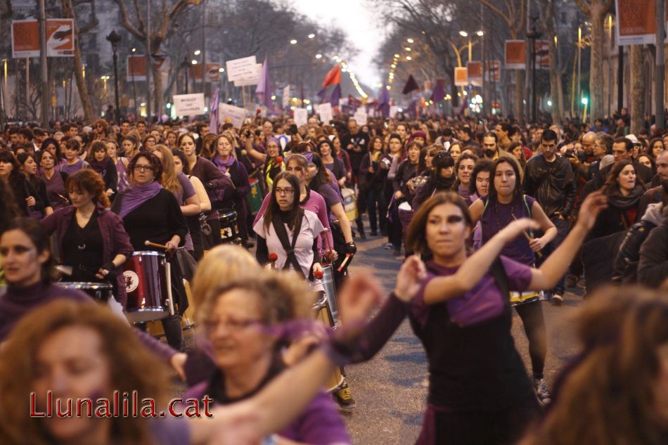 Protestant a ritme de batucada 8M