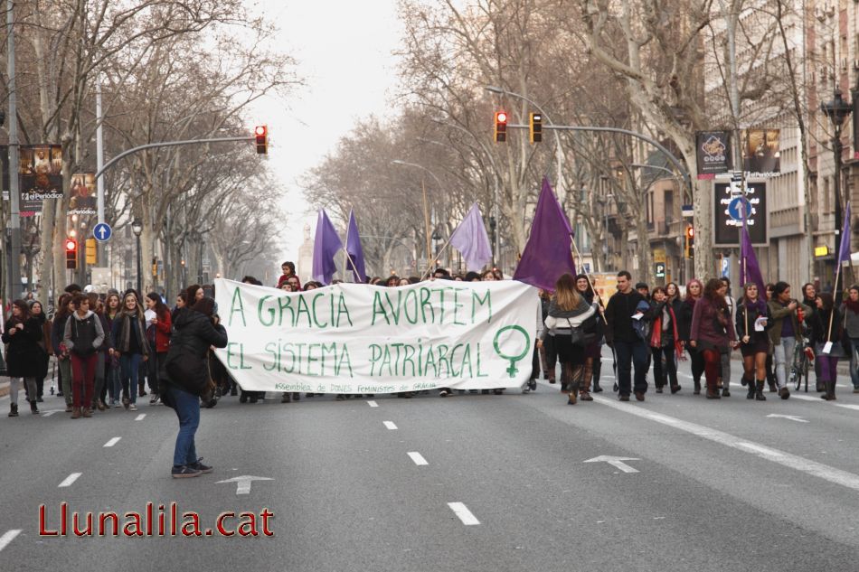 A Gràcia avortem el sistema patriarcal 8M