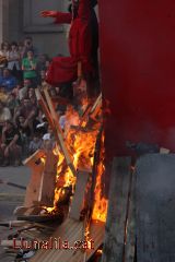 La foguera comença a cremar