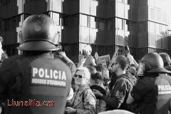 Contra la banca a la seu de la Caixa 16M