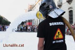 Manega d’escuma 19J bombers en lluita