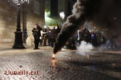 Fum i lluita a la Pl St Jaume 19D