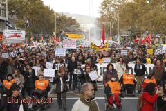 Pancartes i banderes contra els pressupostos antisocials 24N