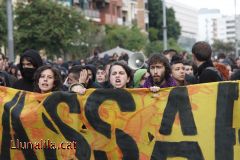 Crits, indignació i protesta contra l’enderrocament de Can Vies 