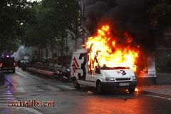 Unitat mòbil de TV3 cremant