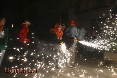 Repartint alegria i diversió al correfoc