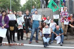 Multitud de pancartes que diuen el mateix 