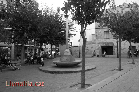 Pla�a de la Creu de Molins de Rei