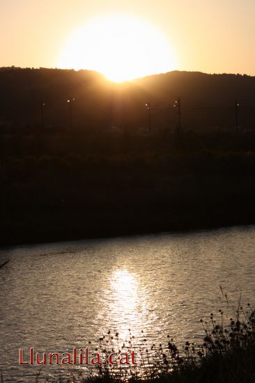 El sol marxa, fins dem�