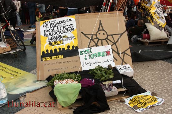 Acampada a la Plaça Catalunya Barcelona