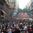 Riuada de gent dient no a les retallades 19J