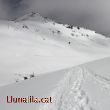 Muntanyes nevades i camins que s'obren